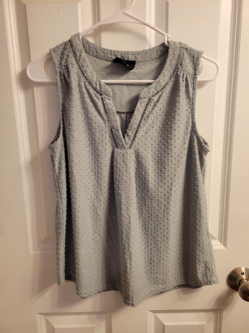Light Green Dotted V-Neck Sleeveless Camisole
